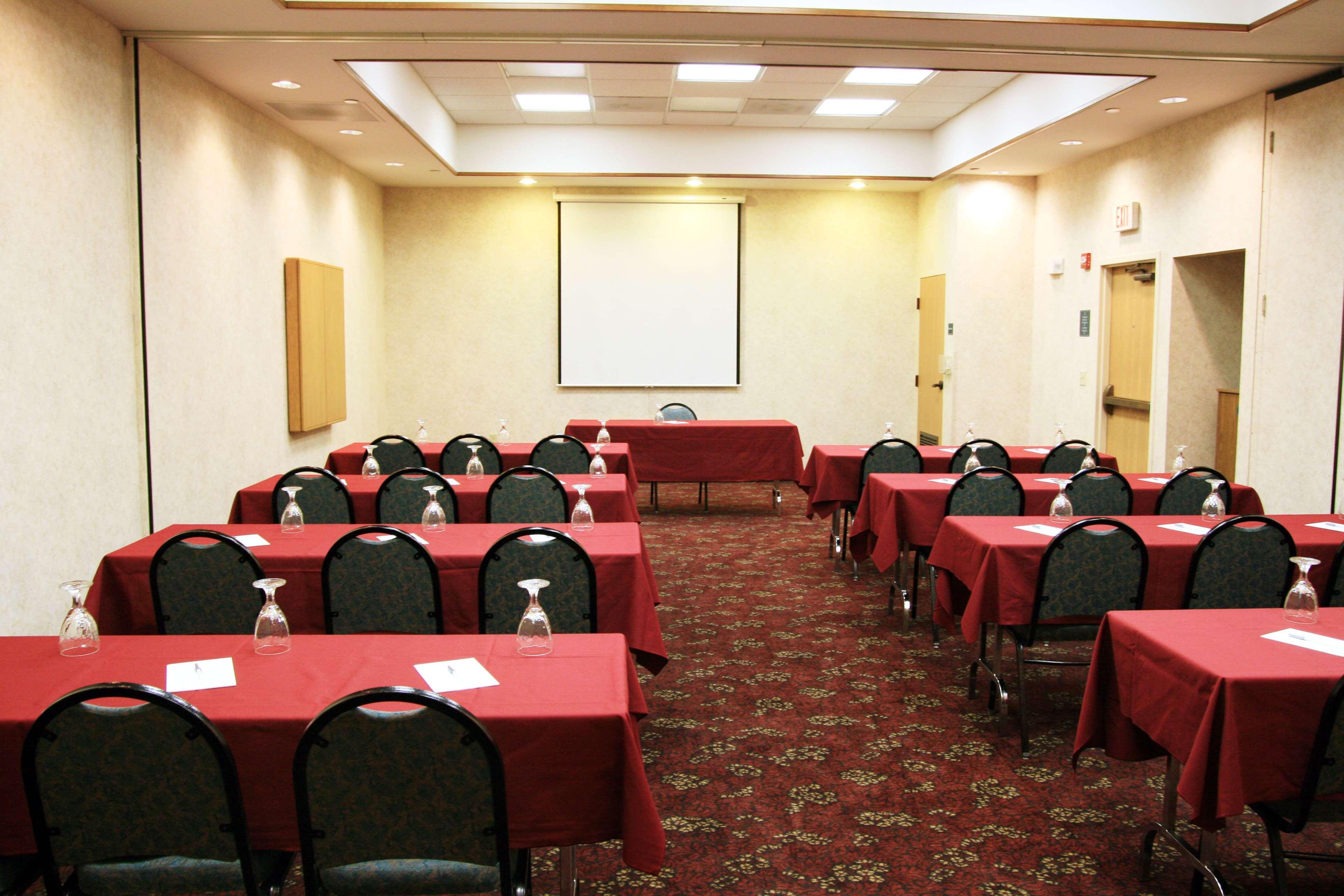 Hampton Inn & Suites Kansas City-Merriam Facilidades foto