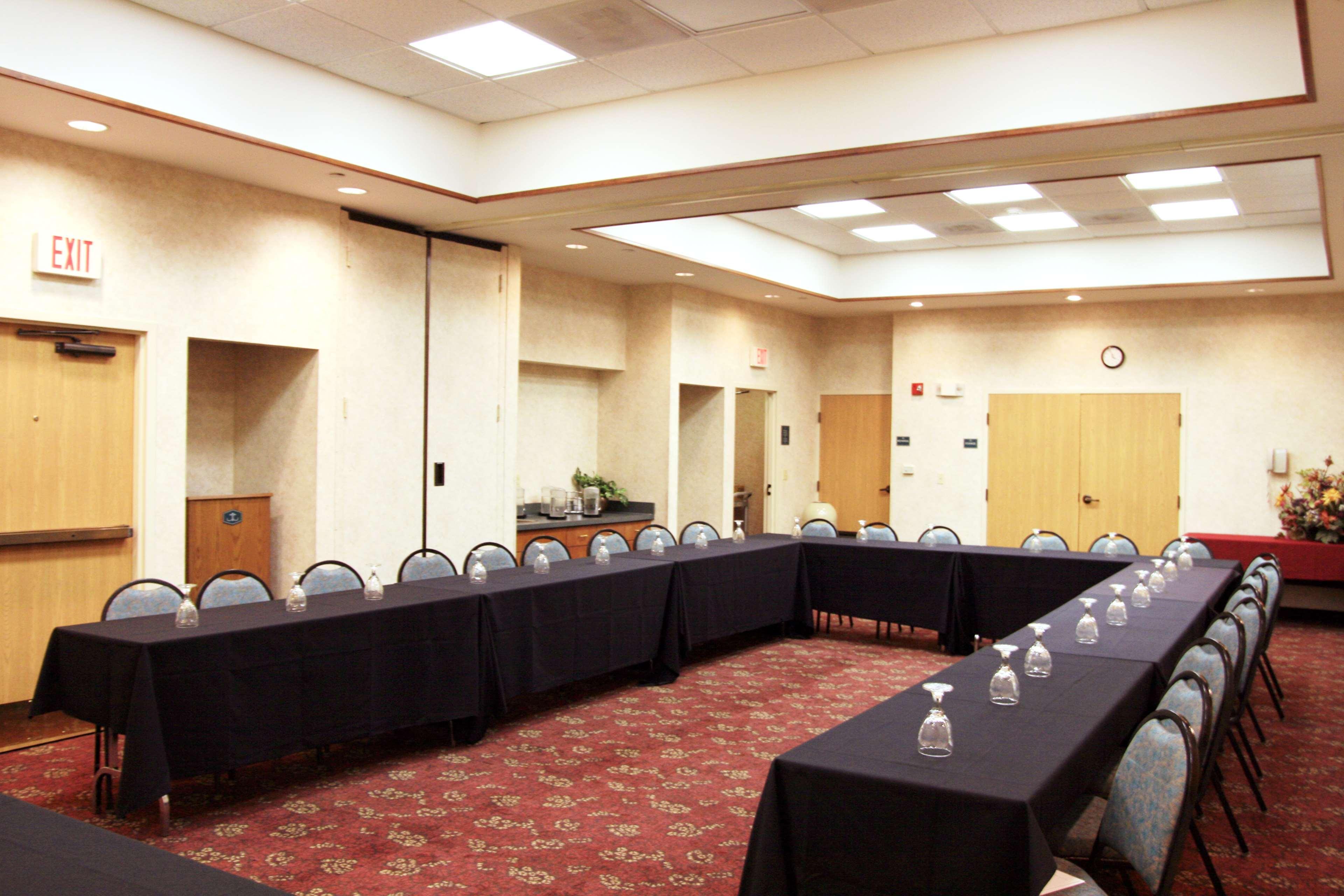 Hampton Inn & Suites Kansas City-Merriam Facilidades foto